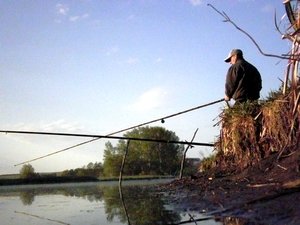 Чтобы постоять с удочкой у водоема, скоро потребуется «фиш-карта» Чтобы постоять с удочкой у водоема, скоро потребуется «фиш-карта»