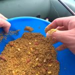 Рабочая прикормка на карася, можно приготовить даже на рыбалке. Делюсь рецептом